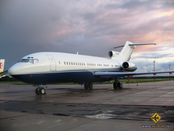 Boeing 727-121